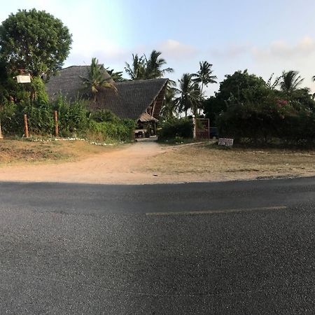 Travellers Inn Resort Malindi Kijiwetanga Buitenkant foto
